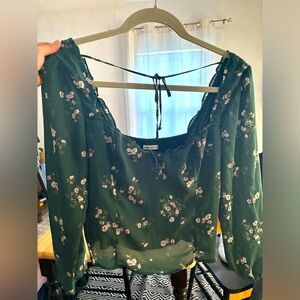 Abercrombie and Fitch green floral women’s long sleeve blouse size XL